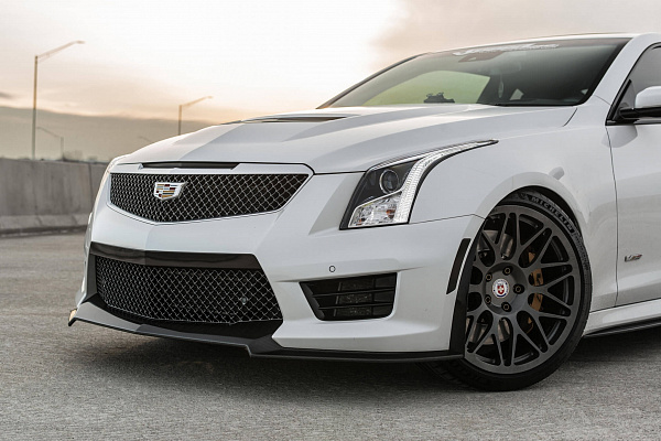Фото дисков HRE 300M Сатиновый графит на Cadillac ATS