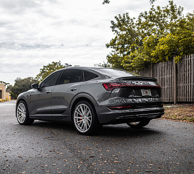 Фото дисков Vossen HF-4T на Audi E-tron
