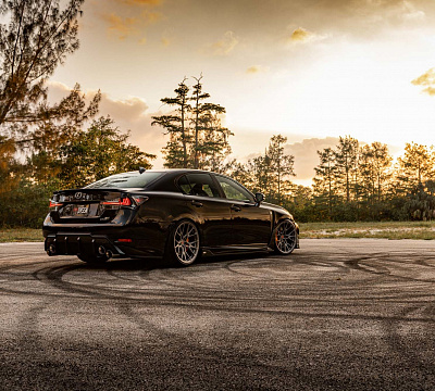 Фото дисков Vossen M-X3 на Lexus GS IV