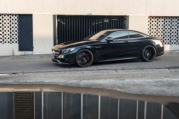 Mercedes-Benz S63 AMG Coupe