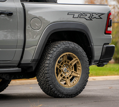 Фото дисков HRE FT1 на Ram 1500 V