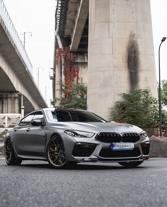 Фото дисков PF10-RS Сатиновая бронза на BMW 8/M8
