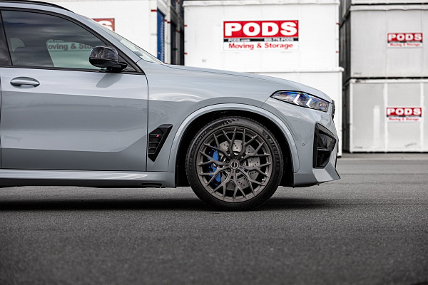 Фото дисков Brixton Forged PF13 R / RS Сатиновый темный лак на BMW X5/X5 M (G05/G18/F95)