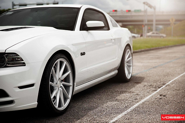 Фото дисков Vossen CVT Серебро на Ford Mustang V