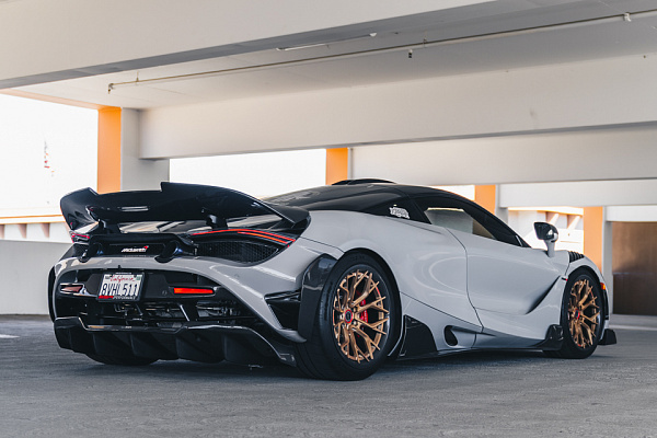 Фото дисков Brixton Forged PF10 Сатиновое темное золото на McLaren 720S