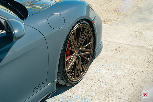 Фото дисков Vossen M-X6 Сатиновая бронза на Porsche Cayman II