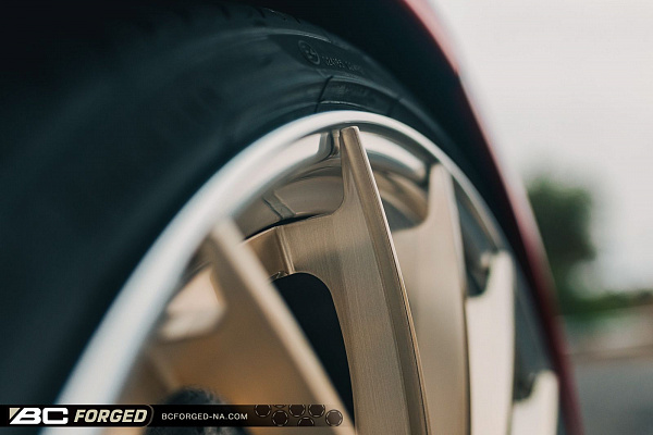 Фото дисков BC Forged HCA215 Глянцевая шампань на Ferrari 458