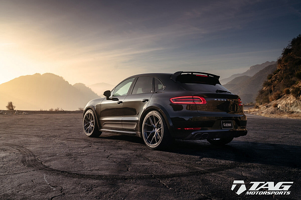 Фото дисков HRE P101 Глянцевый темный лак на Porsche Macan I
