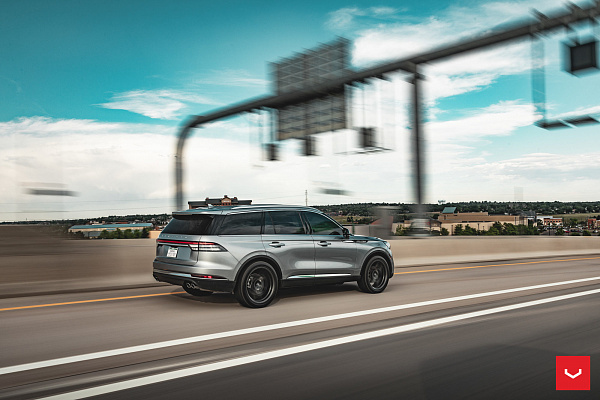 Фото дисков Vossen HF-5 Сатиновый графит на Lincoln Aviator II