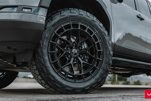 Фото дисков Vossen HFX-1 (6-Lug) Черный глянец на Lexus GX III