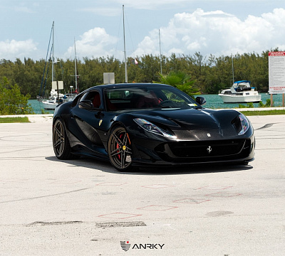 Фото дисков Anrky AN27 на Ferrari 812