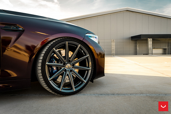 Фото дисков Vossen VFS-10 Глянцевый графит на BMW 2/M2 (F22/F87)
