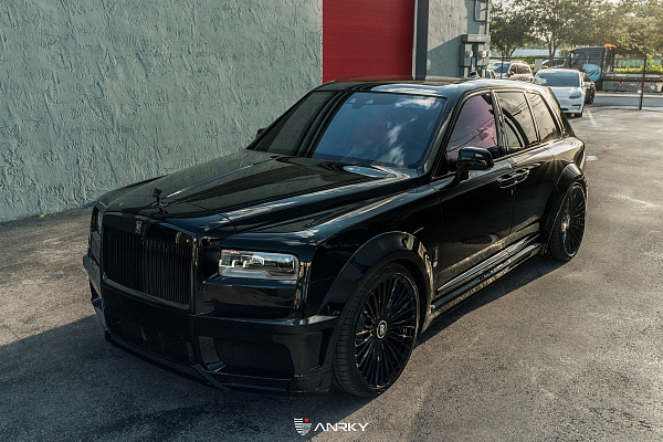 Фото дисков Anrky RF-230 Черный глянец на Rolls-Royce Cullinan