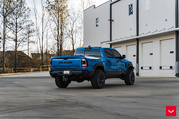 Фото дисков Vossen HFX-1 (6-Lug) Черный сатин на Ram 1500 V