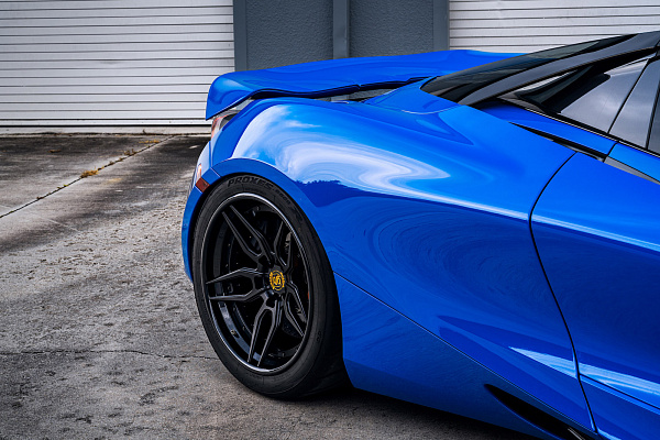 Фото дисков Strasse Wheels SV4 Deep Concave FS Черный сатин на McLaren 720S