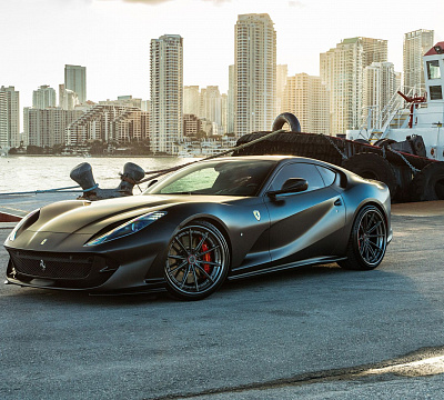 Фото дисков 1886 Wheels G010 на Ferrari 812