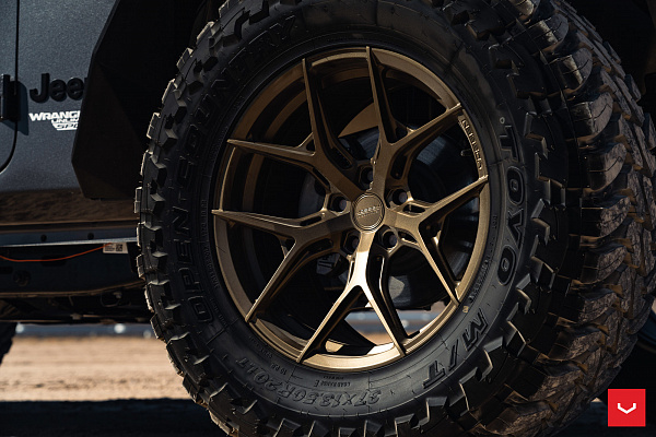 Фото дисков Vossen HF-5 Сатиновая бронза на Jeep Wrangler IV (JL)