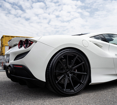 Фото дисков Vossen HF-3 на Ferrari F8