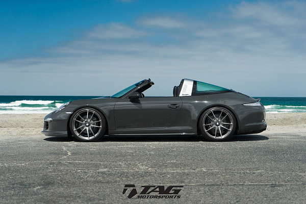 Фото дисков HRE P104 Глянцевый темный лак на Porsche 911 VII