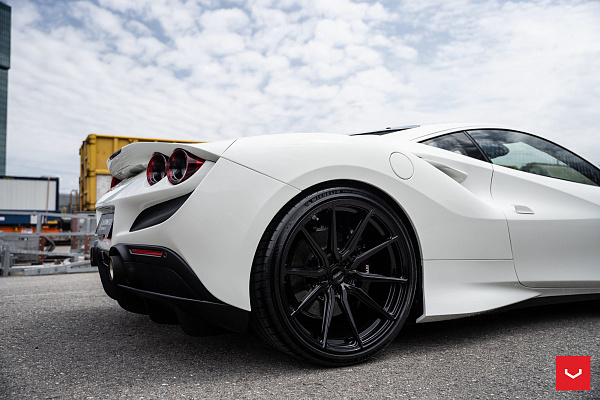 Фото дисков Vossen HF-3 Черный сатин на Ferrari F8