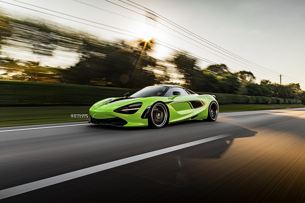 Фото дисков Strasse Wheels SV10M Deep Concave FS Черный глянец на McLaren 720S