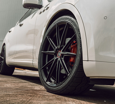 Фото дисков Vossen HFX-2 (5-Lug) на Maserati Levante