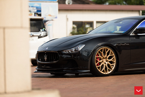 Фото дисков Vossen HF-2 Глянцевое золото на Maserati Ghibli