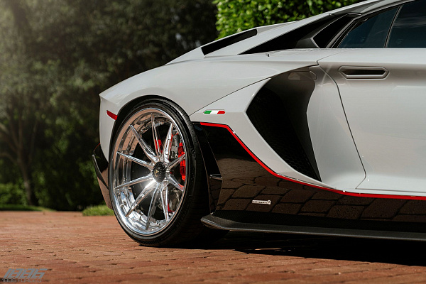 Фото дисков 1886 Wheels G010 Полированный лак на Lamborghini Aventador