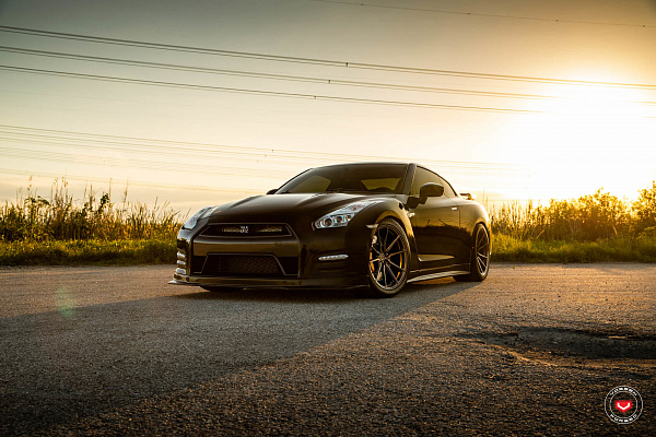 Фото дисков Vossen M-X2 Глянцевая бронза на Nissan GT-R