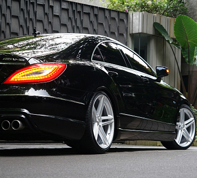Фото дисков Vossen VFS-5 на Mercedes-Benz CLS (C218)