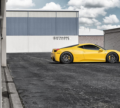 Фото дисков Strasse Wheels SV1 Deep Concave FS на Ferrari 458