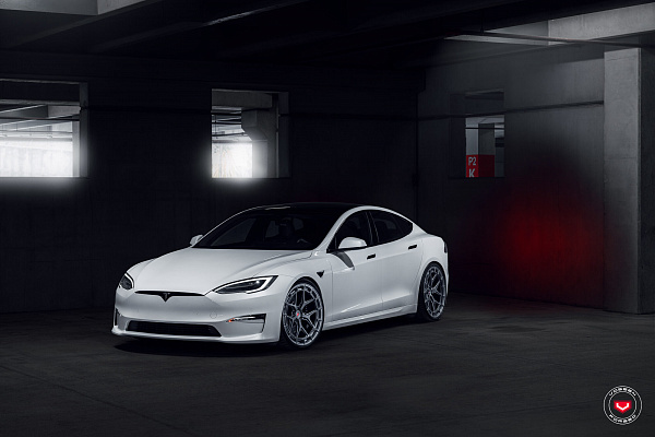 Фото дисков Vossen LC3-01 Сатиновый тонированный лак на Tesla Model S