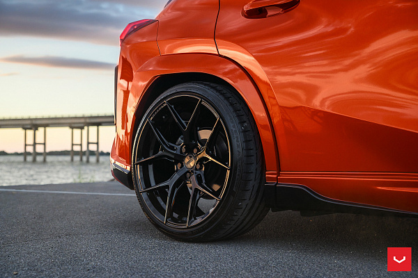 Фото дисков Vossen HF-5 Черный глянец на Lexus UX
