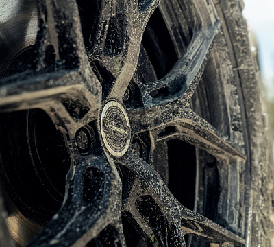 Фото дисков Vossen HF-5 на Land Rover Defender II