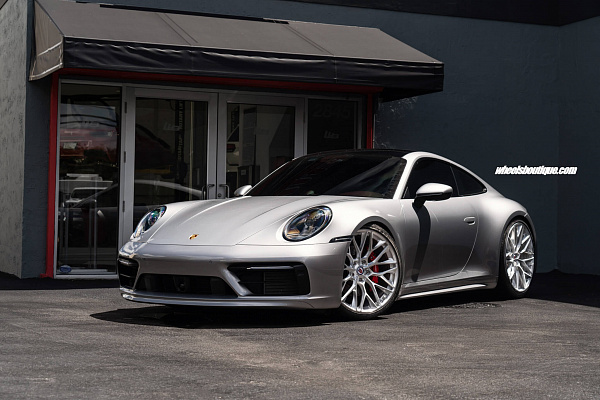 Фото дисков HRE P200 Глянцевый лак на Porsche 911 VIII