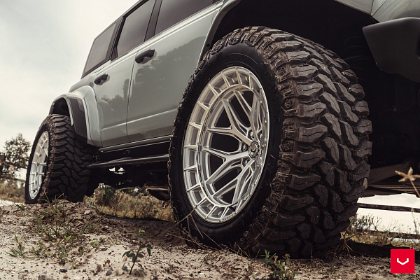 Фото дисков Vossen HFX-1 (6-Lug) Серебро на Ford Bronco