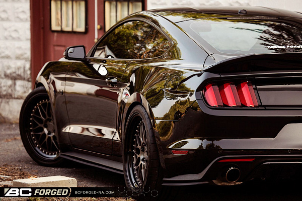 Фото дисков BC Forged LE81 // MLE81 Матовый графит на Ford Mustang VI
