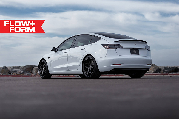 Фото дисков HRE FF01 Черный сатин на Tesla Model 3