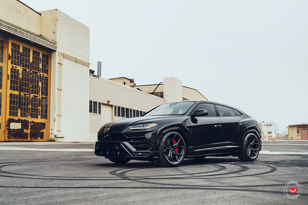 Фото дисков Vossen EVO-3 Черный глянец на Lamborghini Urus
