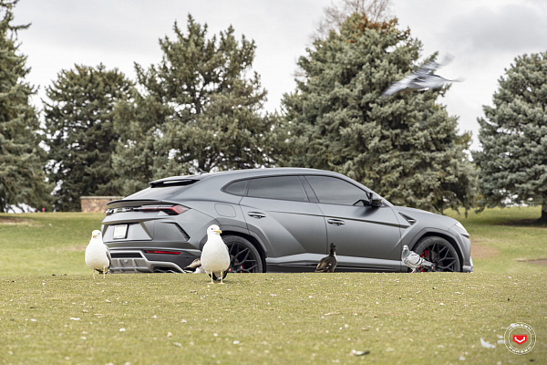 Фото дисков Vossen S17-01 Черный сатин на Lamborghini Urus