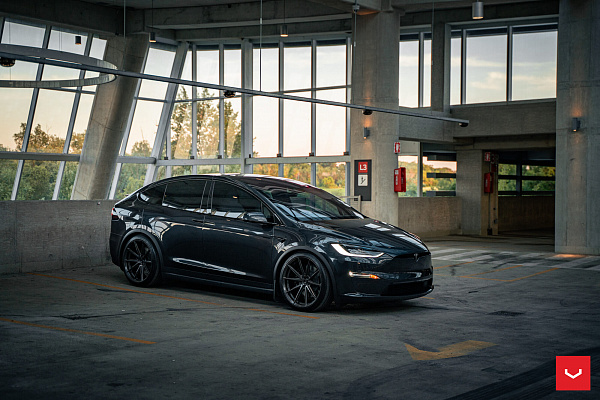 Фото дисков Vossen HFX-2 (5-Lug) Глянцевый графит на Tesla Model X