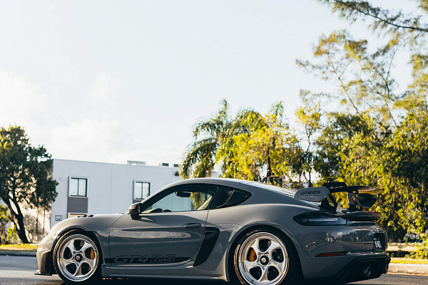 Фото дисков HRE 522 Глянцевый лак на Porsche Cayman III