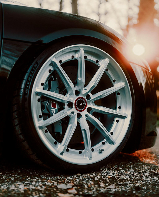 Фото дисков R11-R Глянцевый лак на Audi R8 (4S)