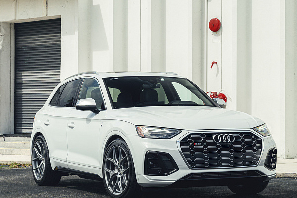 Фото дисков Vossen HF-5 Серебро на Audi Q5 GU