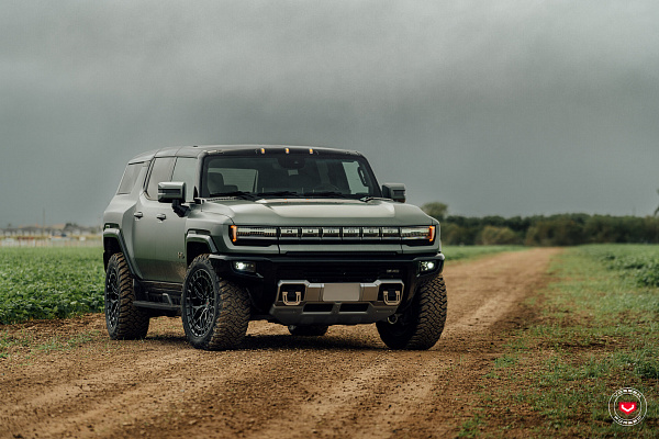Фото дисков Vossen LC3-01 Черный глянец на GMC Hummer EV