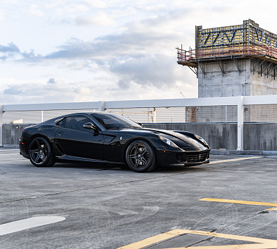 Фото дисков Strasse Wheels SV2 Deep Concave Duoblock на Ferrari 599