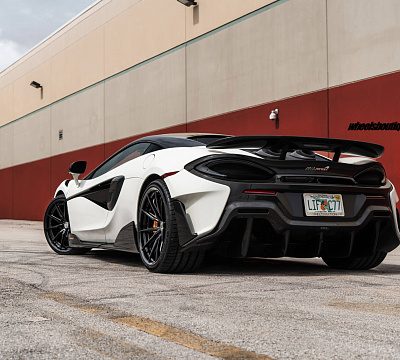 Фото дисков HRE S104SC на McLaren 600