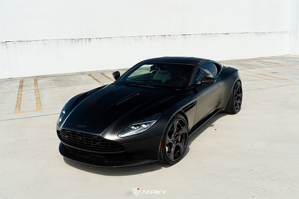 Фото дисков Anrky XR-305 Сатиновый графит на Aston Martin DB11