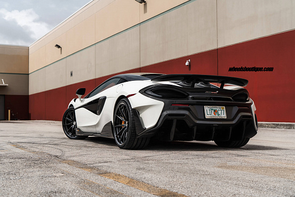 Фото дисков HRE S104SC Черный сатин на McLaren 600
