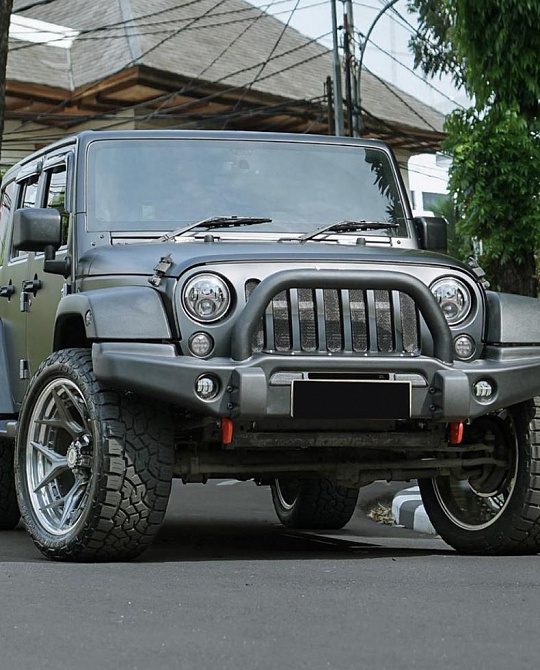Фото дисков 4PF6 Глянцевый тонированный лак на Jeep Wrangler III (JK)